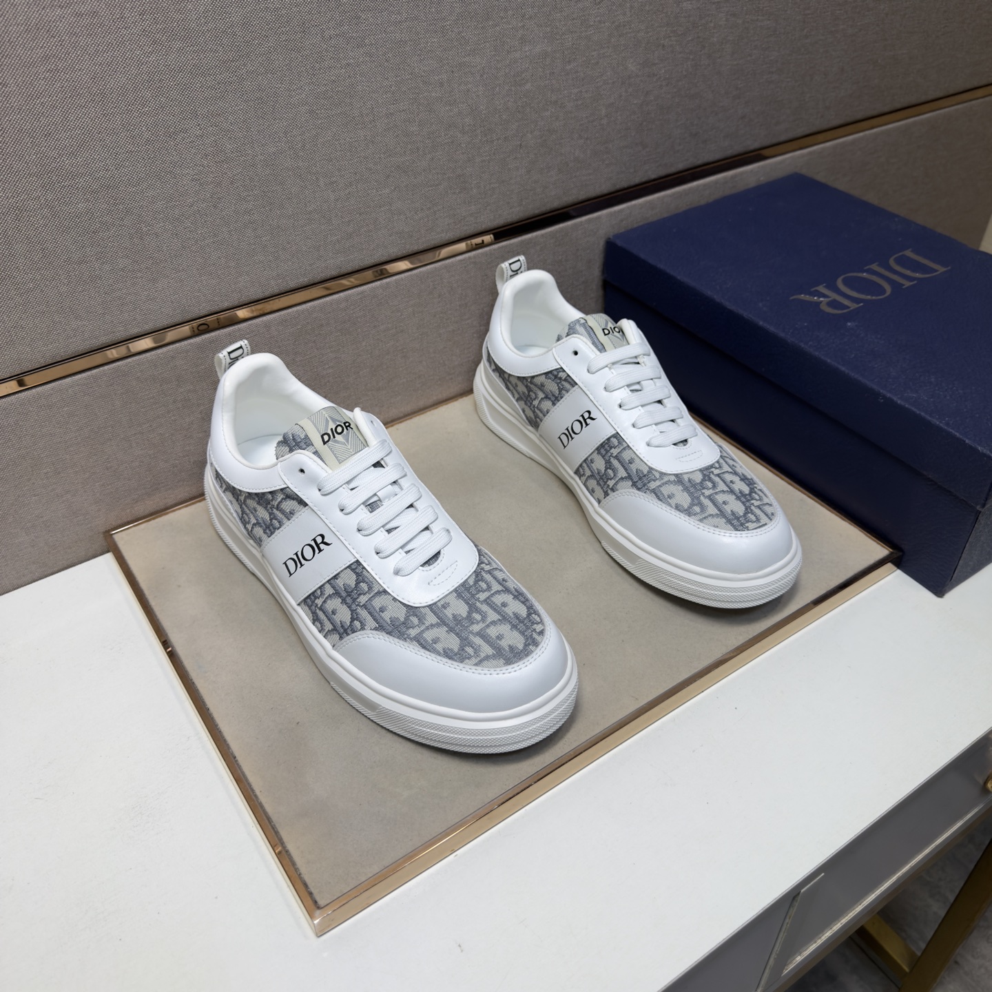 NO:778077,[Dior~] Men's casual shoes 2026z cabinet simultaneous sale Size: 38-44# 2 colors of uppers made of multi-material splicing genuine leather lining, comfortable and breathable, original soles comfortable and wear-resistant outsole, real photos taken in real life are better, dior19860909【迪奥～】男士休闲鞋 2026z柜同步发售 码数:38-44# 2个颜色鞋面选用多材质拼接真皮内里,舒适透气,鞋底原版舒适耐磨大底,实物拍摄实物更赞,,dior,Men's shoes
