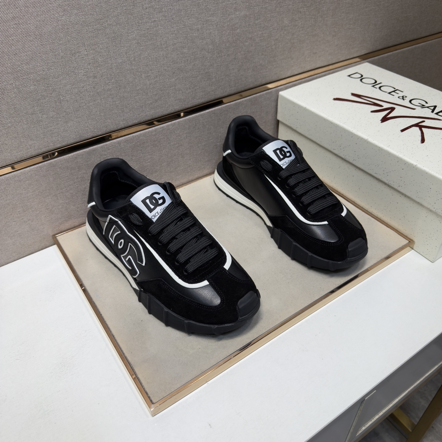 NO:778093,[DG~] Men's casual shoes are on sale simultaneously in 2026z cabinets. Size: 38-44#. The uppers in 7 colors are made of multi-material spliced ​​genuine leather lining, which is comfortable and breathable. The original soles are comfortable and wear-resistant. The real ones are better when photographed in person.19860909【DG～】男士休闲鞋 2026z柜同步发售 码数:38-44# 7个颜色鞋面选用多材质拼接真皮内里,舒适透气,鞋底原版舒适耐磨大底,实物拍摄实物更赞,,Men's shoes