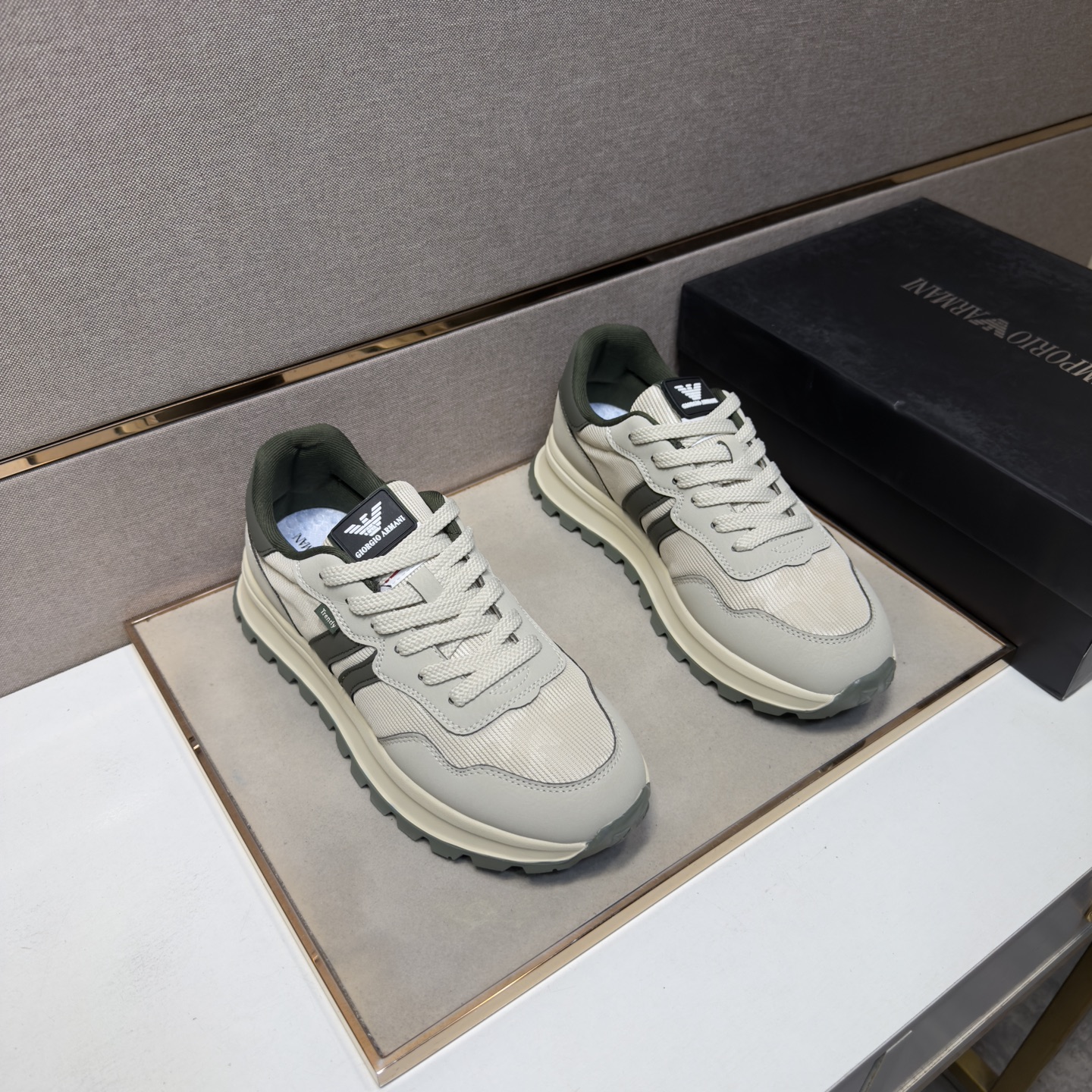 NO:778664,[Armani~] Men's casual shoes 2026z cabinet sales simultaneously Size 39-44 # 3 colors The upper is made of multi-material spliced ​​mesh lining, which is comfortable and breathable. The original sole is comfortable and wear-resistant. The real thing is better when photographed in person, armani19860909【阿玛尼～】男士休闲鞋 2026z柜同步发售 码数39-44 # 3个颜色鞋面选用多材质拼接网布内里,舒适透气,鞋底原版舒适耐磨大底,实物拍摄实物更赞,,armani,Men's shoes
