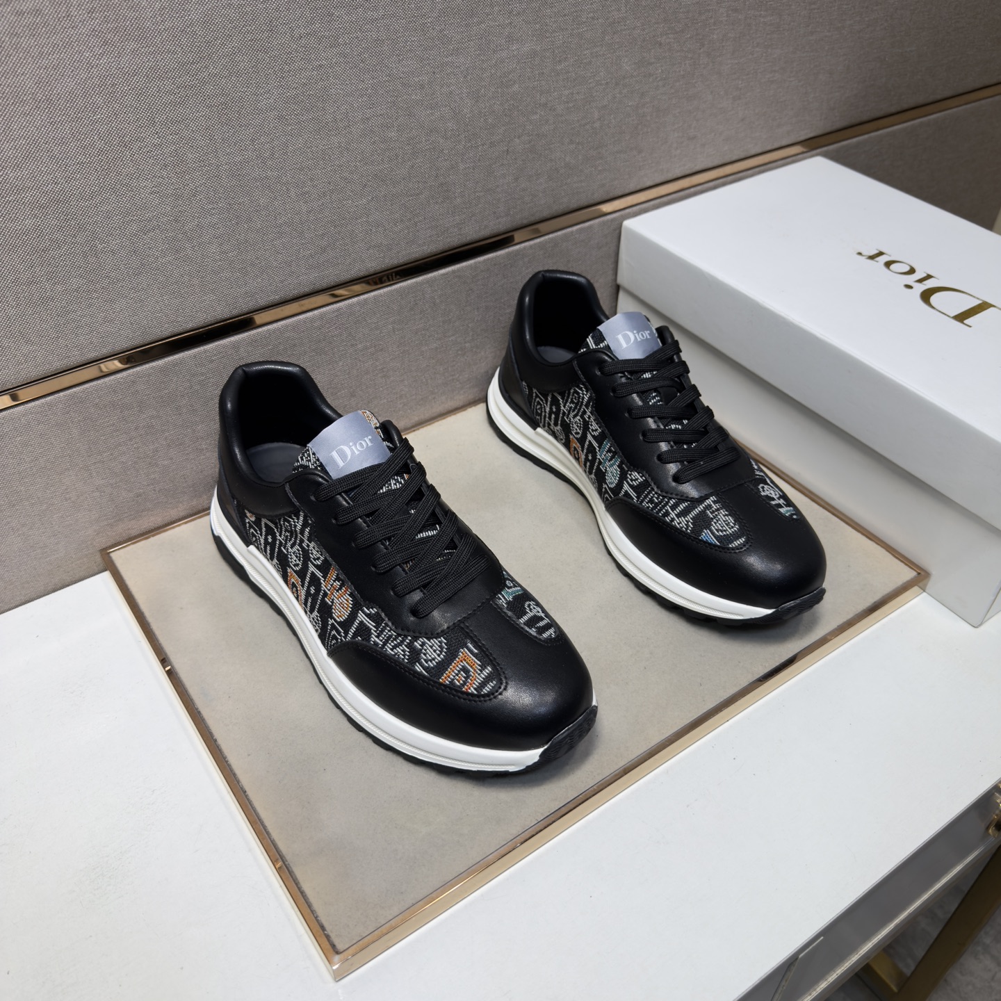 NO:778701,[Burberry~] Men's casual shoes 2026z cabinet simultaneous sale Size: 38-44# 2 colors of uppers made of multi-material splicing genuine leather lining, comfortable and breathable, original soles comfortable and wear-resistant outsole, real photos taken in real life are better, burberry19860909【巴宝莉～】男士休闲鞋 2026z柜同步发售 码数:38-44# 2个颜色鞋面选用多材质拼接真皮内里,舒适透气,鞋底原版舒适耐磨大底,实物拍摄实物更赞,,burberry,Men's shoes