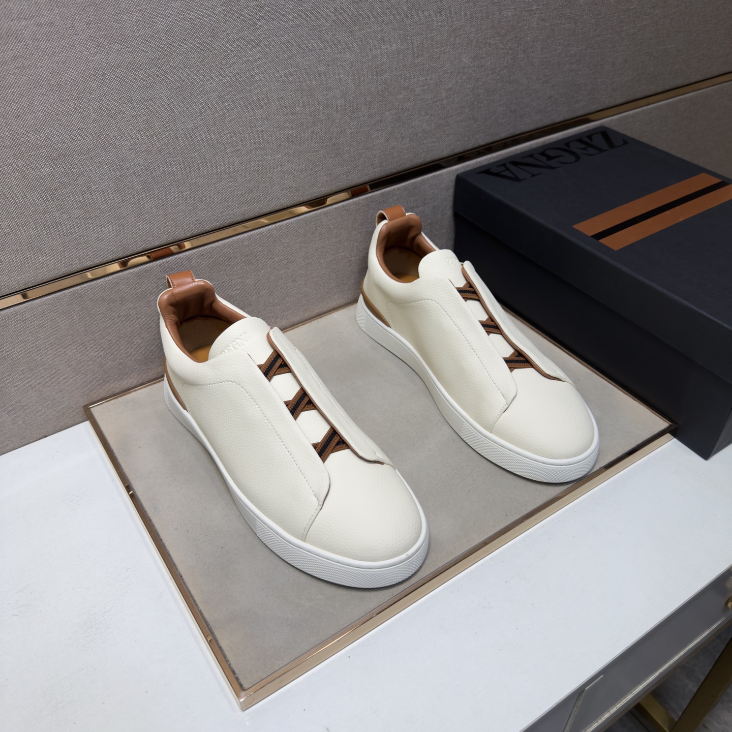 NO:780587,[Zegna~] Men's casual shoes 2026z cabinet simultaneous sale Code number: 39-44# 1 color upper is made of multi-material spliced ​​genuine leather lining, comfortable and breathable, the original sole is comfortable and wear-resistant, the real thing is better when photographed, zegna19860909【杰尼亚～】男士休闲鞋 2026z柜同步发售 码数:39-44# 1个颜色鞋面选用多材质拼接真皮内里,舒适透气,鞋底原版舒适耐磨大底,实物拍摄实物更赞,,zegna,Men's shoes