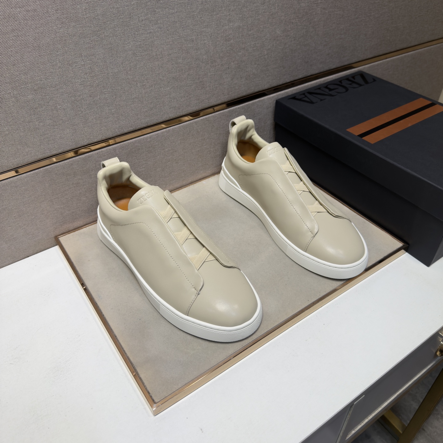 NO:780593,[Zegna~] Men's casual shoes 2026z cabinet simultaneous sale Code number: 39-44# 5 colors of uppers made of multi-material spliced ​​genuine leather lining, comfortable and breathable, original soles comfortable and wear-resistant outsole, real photos taken in real life are better, zegna19860909【杰尼亚～】男士休闲鞋 2026z柜同步发售 码数:39-44# 5个颜色鞋面选用多材质拼接真皮内里,舒适透气,鞋底原版舒适耐磨大底,实物拍摄实物更赞,,zegna,Men's shoes