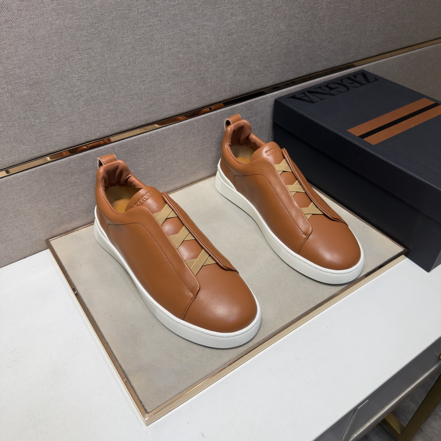 NO:780598,[Zegna~] Men's casual shoes 2026z cabinet simultaneous sale Size: 39-44# 4 colors upper with multi-material splicing genuine leather lining, comfortable and breathable, original sole comfortable and wear-resistant outsole, real-life photos are better, zegna19860909【杰尼亚～】男士休闲鞋 2026z柜同步发售 码数:39-44# 4个颜色鞋面选用多材质拼接真皮内里,舒适透气,鞋底原版舒适耐磨大底,实物拍摄实物更赞,,zegna,Men's shoes
