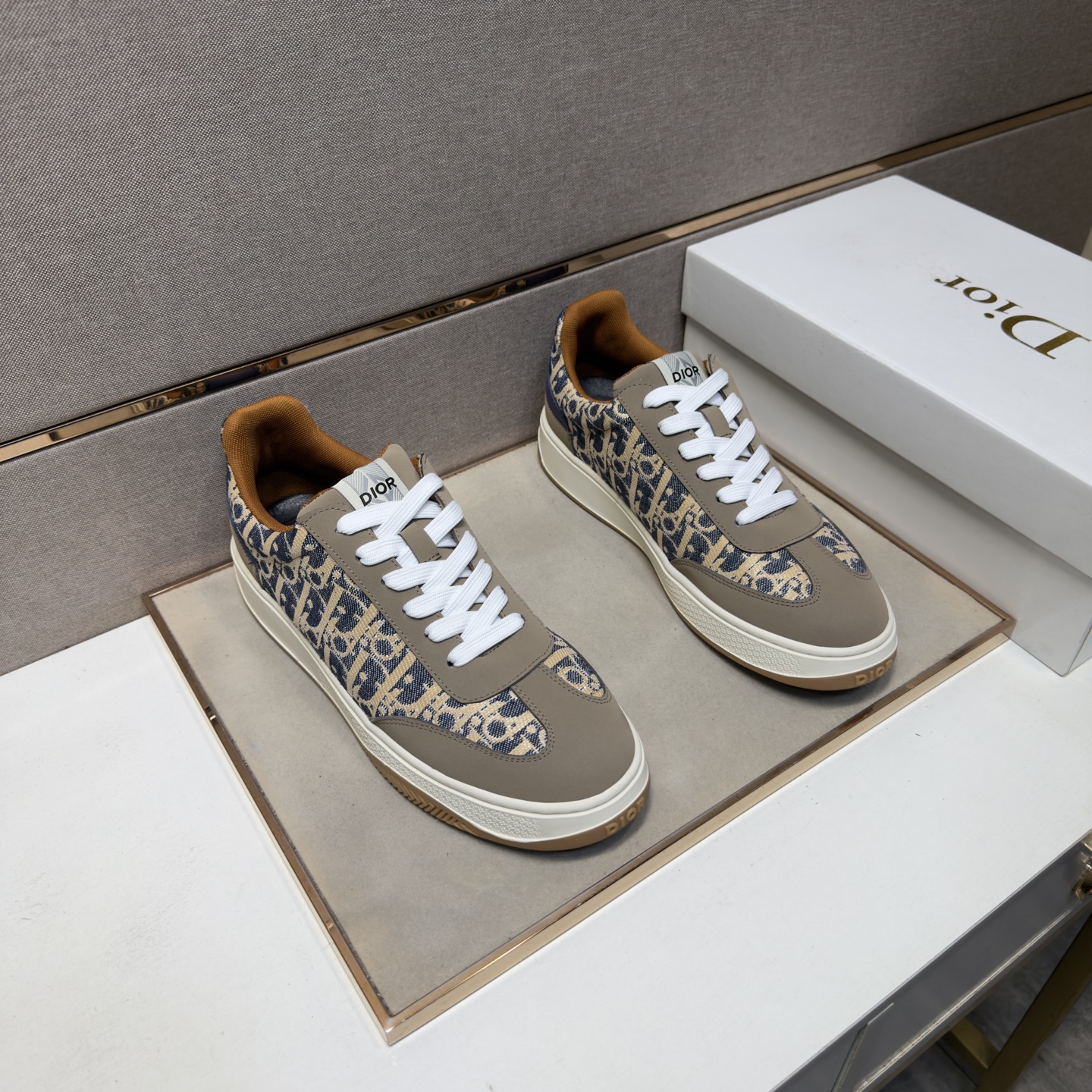 NO:781418,[Dior~] Men's casual shoes 2026z cabinet sales simultaneously Size: 38-44# 2 colors The upper is made of multi-material spliced ​​mesh lining, which is comfortable and breathable. The original sole is comfortable and wear-resistant. The real thing is better when photographed in person, dior19860909【迪奥～】男士休闲鞋 2026z柜同步发售 码数:38-44# 2个颜色鞋面选用多材料拼接网布内里,舒适透气,鞋底原版舒适耐磨大底,实物拍摄实物更赞,,dior,Men's shoes