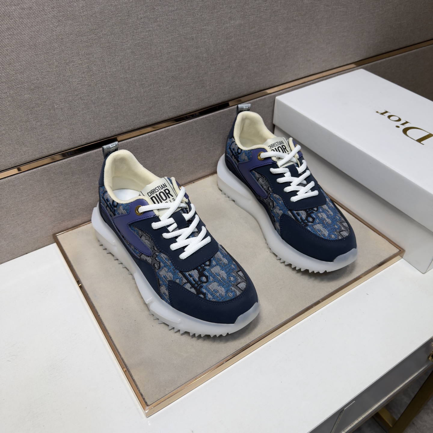 NO:781424,[Dior~] Men's casual shoes 2026z cabinet sales simultaneously Size: 38-44# 4 colors The upper is made of multi-material spliced ​​mesh lining, which is comfortable and breathable. The original sole is comfortable and wear-resistant. The real thing is better when photographed in person, dior19860909【迪奥～】男士休闲鞋 2026z柜同步发售 码数:38-44# 4个颜色鞋面选用多材料拼接网布内里,舒适透气,鞋底原版舒适耐磨大底,实物拍摄实物更赞,,dior,Men's shoes