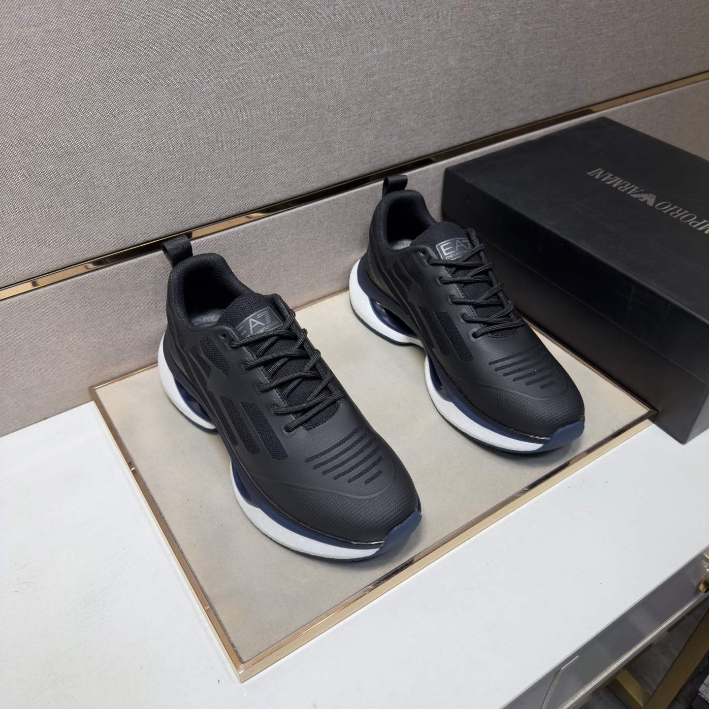 NO:782113,[Armani～] Men's casual shoes 2026z cabinet simultaneous sale Size: 38-44# 3 colors of uppers are made of multi-material spliced ​​mesh lining, which is comfortable and breathable. The original soles are comfortable and wear-resistant. The actual photos taken are better, armani19860909【阿玛尼～】男士休闲鞋 2026z柜同步发售 码数:38-44# 3个颜色鞋面选用多材料拼接网布内里,舒适透气,鞋底原版舒适耐磨大底,实物拍摄实物更赞,,armani,Men's shoes