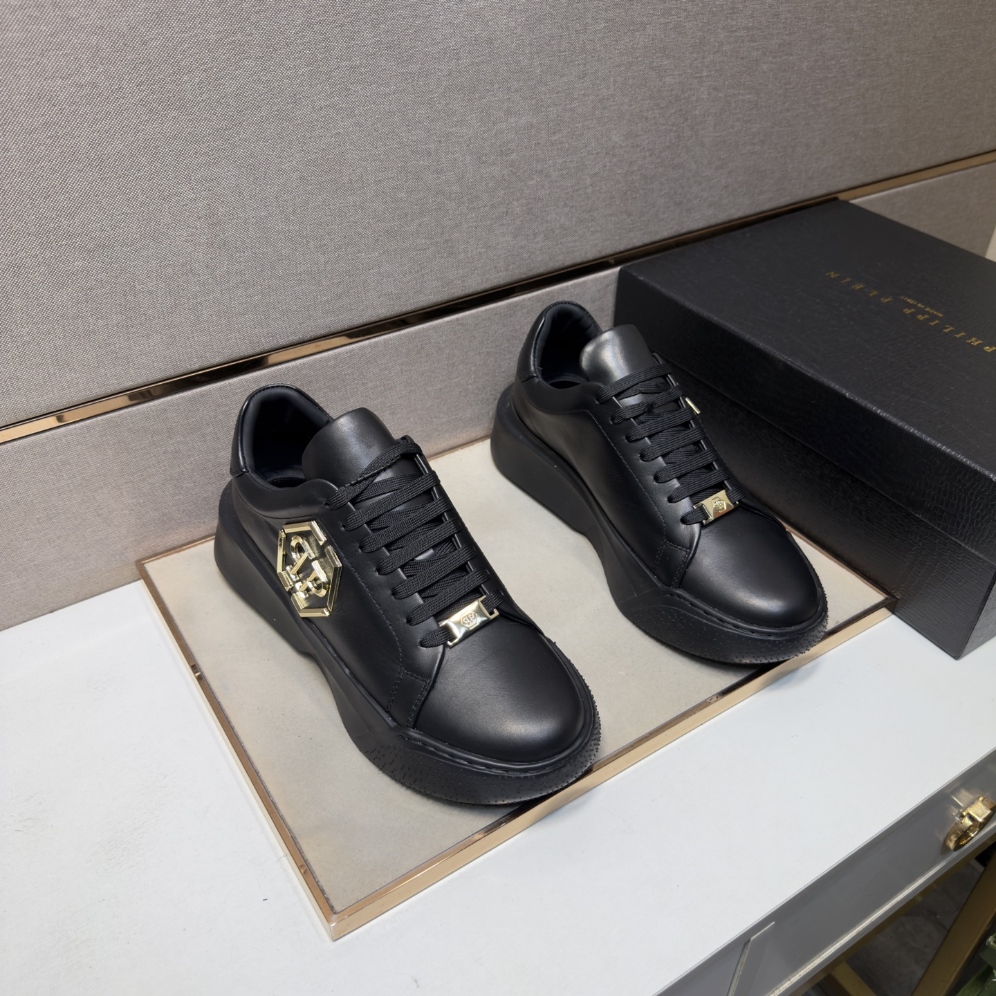 NO:782684,[PP~] Men's casual shoes 2026z cabinet simultaneous sale Code number: 39-45# 1 color upper is made of cowhide stitched with cowhide lining, comfortable and breathable, the original sole is comfortable and wear-resistant, the real thing is better when photographed,,cowhide19860909【PP～】男士休闲鞋 2026z柜同步发售 码数:39-45# 1个颜色鞋面选用牛皮拼接牛皮内里,舒适透气,鞋底原版舒适耐磨大底,实物拍摄实物更赞,,cowhide,Men's shoes
