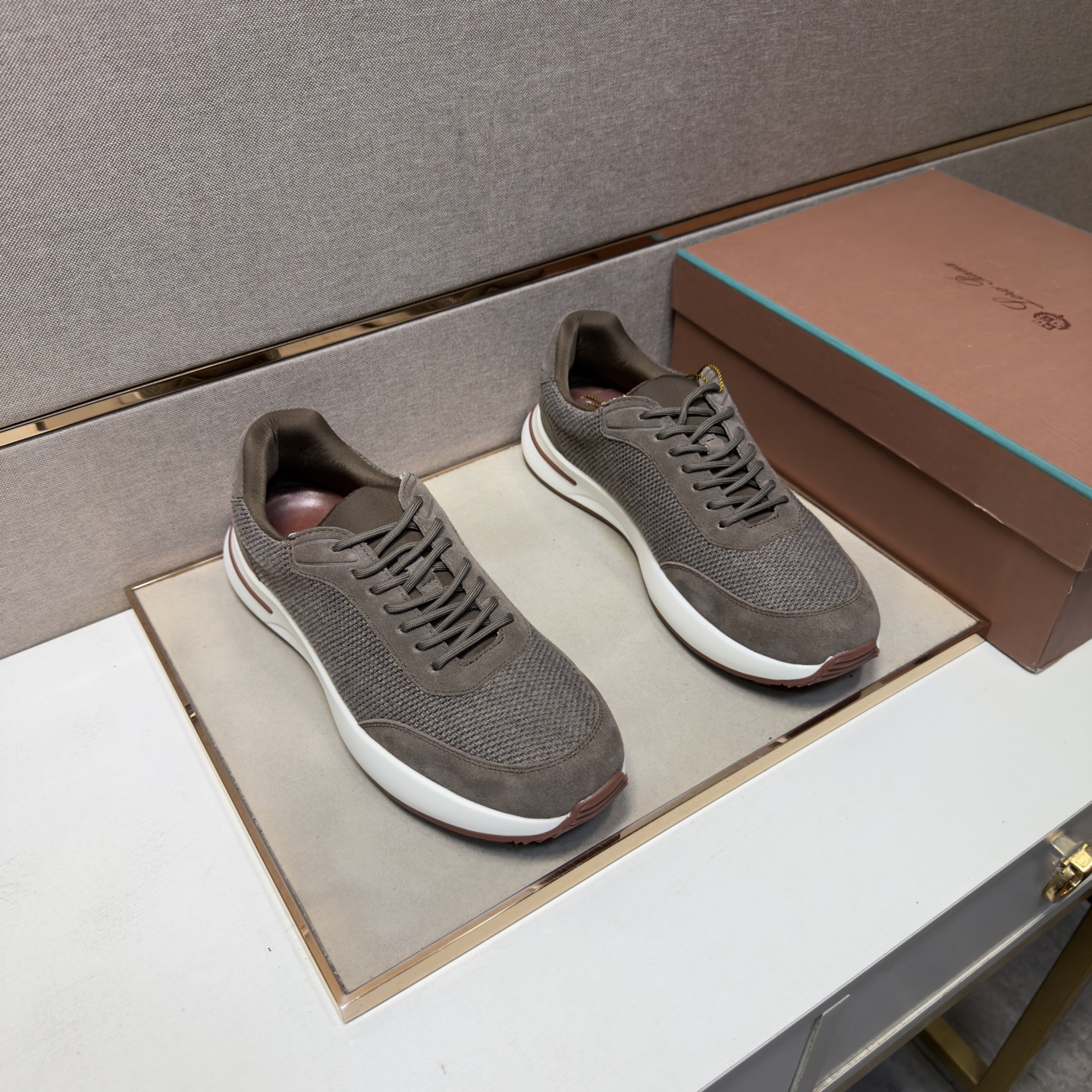 NO:829921,[LP~] Men's casual shoes 2026z cabinet sales simultaneously Size 39-44 # 5 colors The upper is made of multi-material spliced ​​mesh lining, which is comfortable and breathable. The original sole is comfortable and wear-resistant. The real thing is better when shot in person, loro piana19860909【LP～】男士休闲鞋 2026z柜同步发售 码数39-44 # 5个颜色鞋面选用多材质拼接网布内里,舒适透气,鞋底原版舒适耐磨大底,实物拍摄实物更赞,,loro piana,Men's shoes