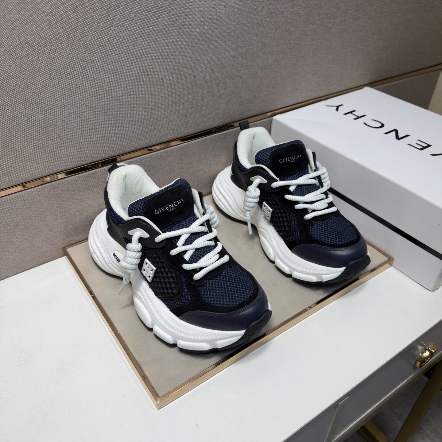 NO:831271,[Givenchy~] Men's casual shoes 2026z cabinet sales simultaneously Size 38-44 # 4 colors The upper is made of multi-material spliced ​​mesh lining, which is comfortable and breathable. The original sole is comfortable and wear-resistant. The real thing is better when photographed in person., givenchy19860909【纪梵希～】男士休闲鞋 2026z柜同步发售 码数38-44 # 4个颜色鞋面选用多材质拼接网布内里,舒适透气,鞋底原版舒适耐磨大底,实物拍摄实物更赞,,givenchy,Men's shoes