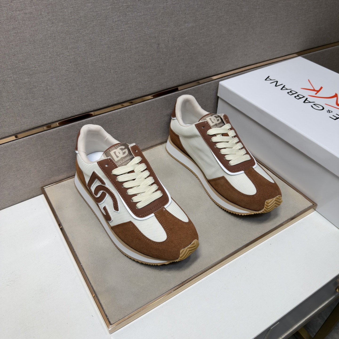 NO:831291,[DG~] Casual shoes for couples, 2026z cabinets are on sale at the same time. Size 36-44 # 1 color. The upper is made of multi-material spliced ​​mesh lining, which is comfortable and breathable. The original sole is comfortable and wear-resistant. The real thing is better when photographed in person.19860909【DG～】情侣装休闲鞋 2026z柜同步发售 码数36-44 # 1个颜色鞋面选用多材质拼接网布内里,舒适透气,鞋底原版舒适耐磨大底,实物拍摄实物更赞,,Men's shoes