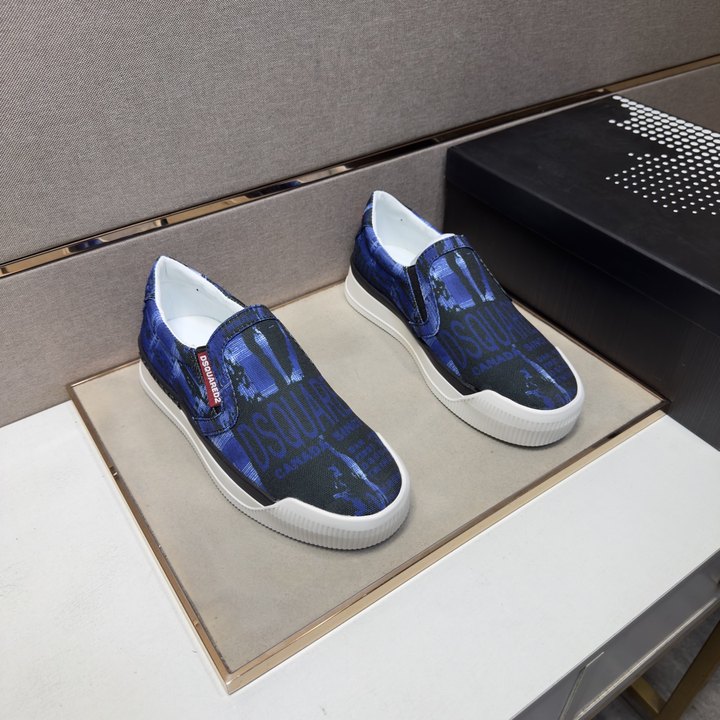 NO:831313,[D2～] Casual shoes for couples, 2026z cabinet simultaneous sale, code number 36-44 # 1 color, the upper is made of multi-material spliced ​​genuine leather lining, comfortable and breathable, the original sole is comfortable and wear-resistant, the real thing is better when photographed in person,19860909【D2～】情侣装休闲鞋 2026z柜同步发售 码数36-44 # 1个颜色鞋面选用多材质拼接真皮内里,舒适透气,鞋底原版舒适耐磨大底,实物拍摄实物更赞,,Men's shoes