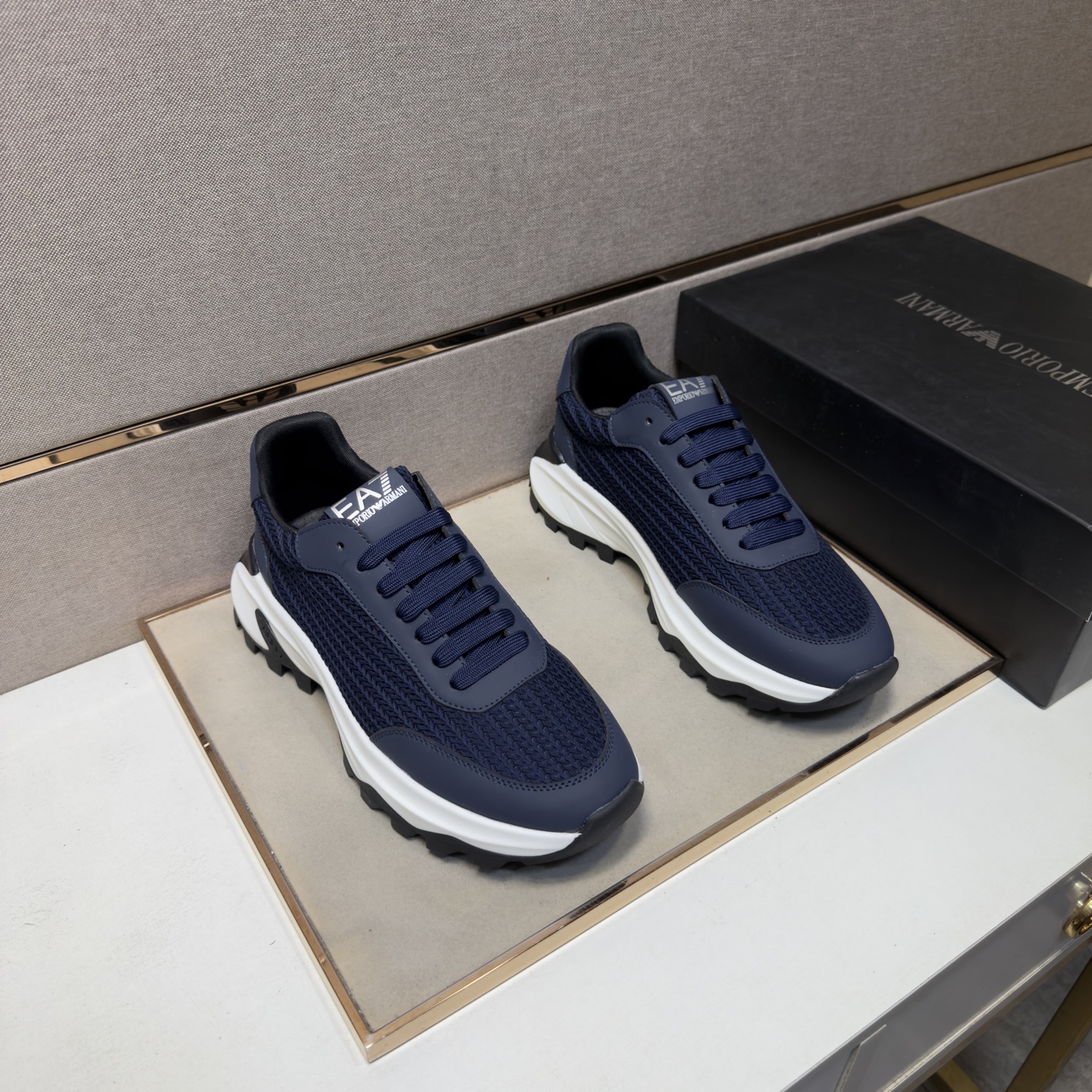 NO:833339,[Armani~] Men's casual shoes 2026z cabinet sales simultaneously Size 38-44 # 3 colors The upper is made of multi-material spliced ​​mesh lining, which is comfortable and breathable. The original sole is comfortable and wear-resistant. The real thing is better when photographed in person, armani19860909【阿玛尼～】男士休闲鞋 2026z柜同步发售 码数38-44 # 3个颜色鞋面选用多材质拼接网布内里,舒适透气,鞋底原版舒适耐磨大底,实物拍摄实物更赞,,armani,Men's shoes