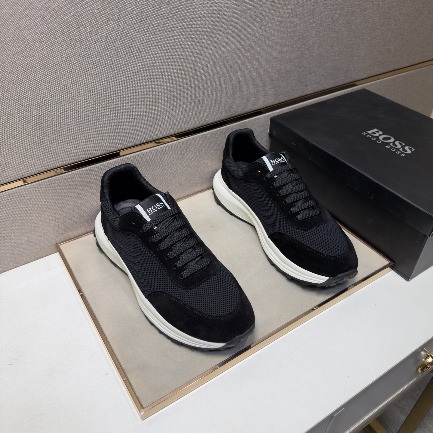 NO:833353,[BOSS~] Men's casual shoes 2026z cabinet sales simultaneously Size 38-44 # 3 colors The upper is made of multi-material spliced ​​mesh lining, which is comfortable and breathable. The original sole is comfortable and wear-resistant. The real thing is better when photographed in person.19860909【BOSS～】男士休闲鞋 2026z柜同步发售 码数38-44 # 3个颜色鞋面选用多材质拼接网布内里,舒适透气,鞋底原版舒适耐磨大底,实物拍摄实物更赞,,Men's shoes