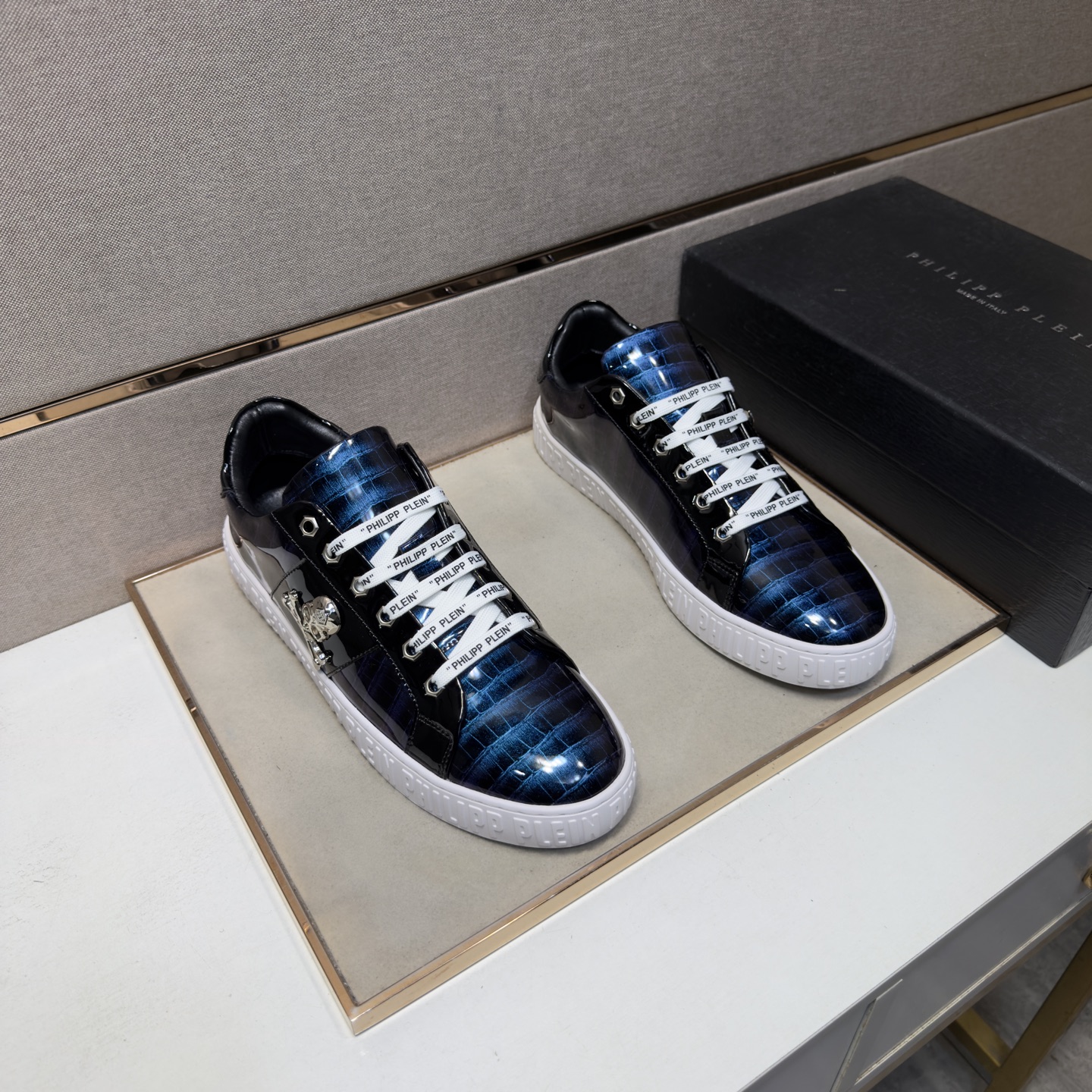 NO:834302,[PP~] Men's casual shoes 2026z cabinet sales simultaneously Size 38-44 # 2 colors The upper is made of multi-material splicing genuine leather lining, comfortable and breathable, the original sole is comfortable and wear-resistant, the real thing is better when photographed in person,19860909【PP～】男士休闲鞋 2026z柜同步发售 码数38-44 # 2个颜色鞋面选用多材质拼接真皮内里,舒适透气,鞋底原版舒适耐磨大底,实物拍摄实物更赞,,Men's shoes