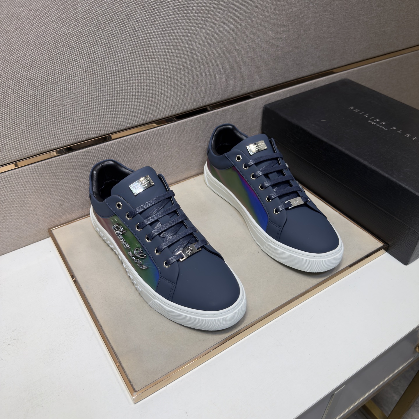 NO:834311,[PP~] Men's casual shoes 2026z cabinet sales simultaneously Size 38-44 # 3 colors The upper is made of multi-material spliced ​​genuine leather lining, which is comfortable and breathable. The original sole is comfortable and wear-resistant. The real thing is better when photographed in person.19860909【PP～】男士休闲鞋 2026z柜同步发售 码数38-44 # 3个颜色鞋面选用多材质拼接真皮内里,舒适透气,鞋底原版舒适耐磨大底,实物拍摄实物更赞,,Men's shoes