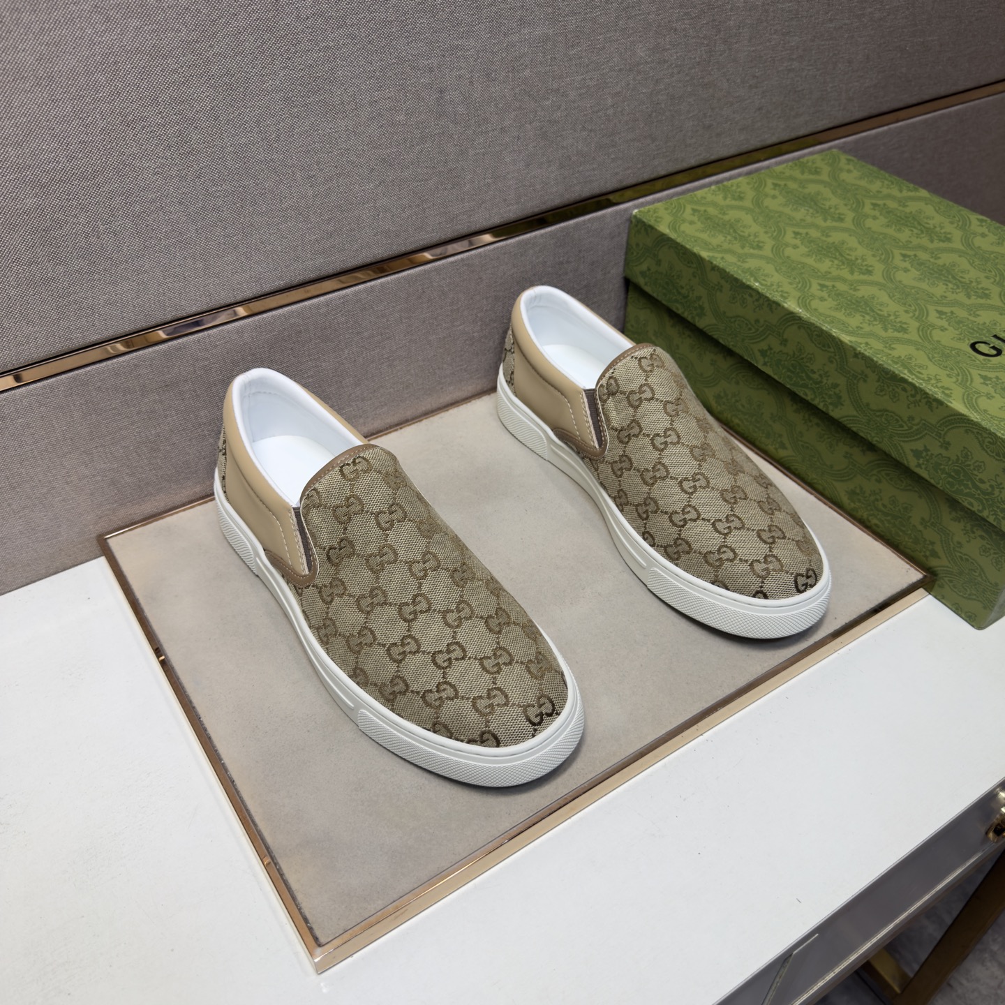 NO:850600,[LV~] Men's casual shoes 2026z cabinet simultaneous sale Size: 38-44# 4 colors uppers are made of multi-material splicing genuine leather lining, comfortable and breathable, original soles are comfortable and wear-resistant, the real photos are better than the real ones, Louis Vuitton19860909【LV～】男士休闲鞋 2026z柜同步发售 码数:38-44# 4个颜色鞋面选用多材质拼接真皮内里,舒适透气,鞋底原版舒适耐磨大底,实物拍摄实物更赞,,louis vuitton,Men's shoes