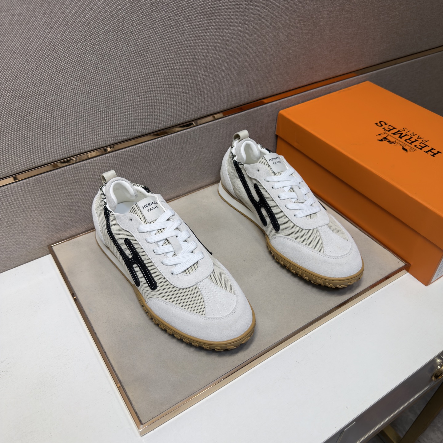 NO:850610,[Hermès~] Men's casual shoes 2026z cabinet sales simultaneously Size: 38-44# 9 colors The upper is made of multi-material splicing genuine leather lining, comfortable and breathable, the original sole is comfortable and wear-resistant, the real thing is better when photographed, hermes19860909【爱马仕～】男士休闲鞋 2026z柜同步发售 码数:38-44# 9个颜色鞋面选用多材质拼接真皮内里,舒适透气,鞋底原版舒适耐磨大底,实物拍摄实物更赞,,hermes,Men's shoes