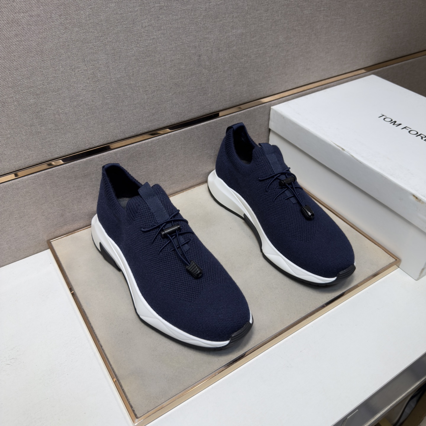 NO:851714,[Tom TB~] Men's casual shoes 2026z cabinet sales simultaneously Size 38-44 # 3 colors The upper is made of multi-material spliced ​​mesh lining, which is comfortable and breathable. The original sole is comfortable and wear-resistant. The real thing is better when photographed in person.19860909【汤姆TB～】男士休闲鞋 2026z柜同步发售 码数38-44 # 3个颜色鞋面选用多材质拼接网布内里,舒适透气,鞋底原版舒适耐磨大底,实物拍摄实物更赞,,Men's shoes