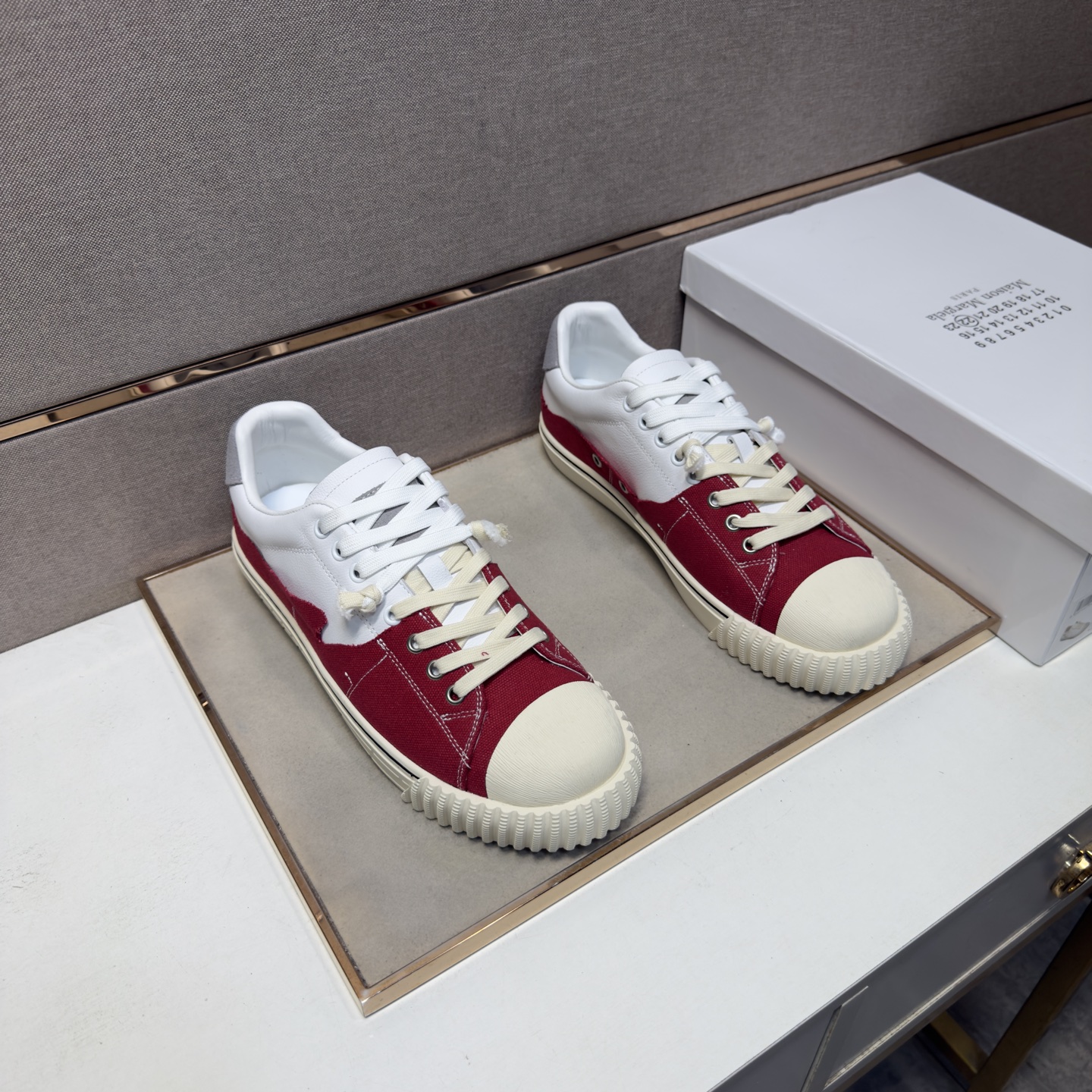 NO:851886,[MM~] Couple casual shoes 2026z cabinet simultaneous sale Size: 35-48# 6 colors The upper is made of multi-material spliced ​​genuine leather lining, which is comfortable and breathable. The original sole is comfortable and wear-resistant. The real thing is better when photographed in person.19860909【MM～】情侣装休闲鞋 2026z柜同步发售 码数:35-48# 6个颜色鞋面选用多材质拼接真皮内里,舒适透气,鞋底原版舒适耐磨大底,实物拍摄实物更赞,,Men's shoes
