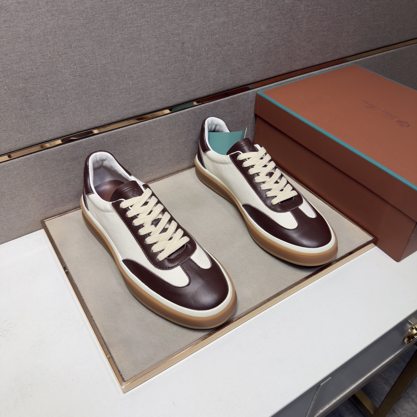 NO:885633,[LP~] Men's casual shoes 2026z cabinet simultaneous sale Size: 39-44# 21 colors The upper is made of multi-material splicing genuine leather lining, comfortable and breathable, the original sole is comfortable and wear-resistant, the real thing is better when photographed, loro piana19860909【LP～】男士休闲鞋 2026z柜同步发售 码数:39-44# 21个颜色鞋面选用多材质拼接真皮内里,舒适透气,鞋底原版舒适耐磨大底,实物拍摄实物更赞,,loro piana,Men's shoes