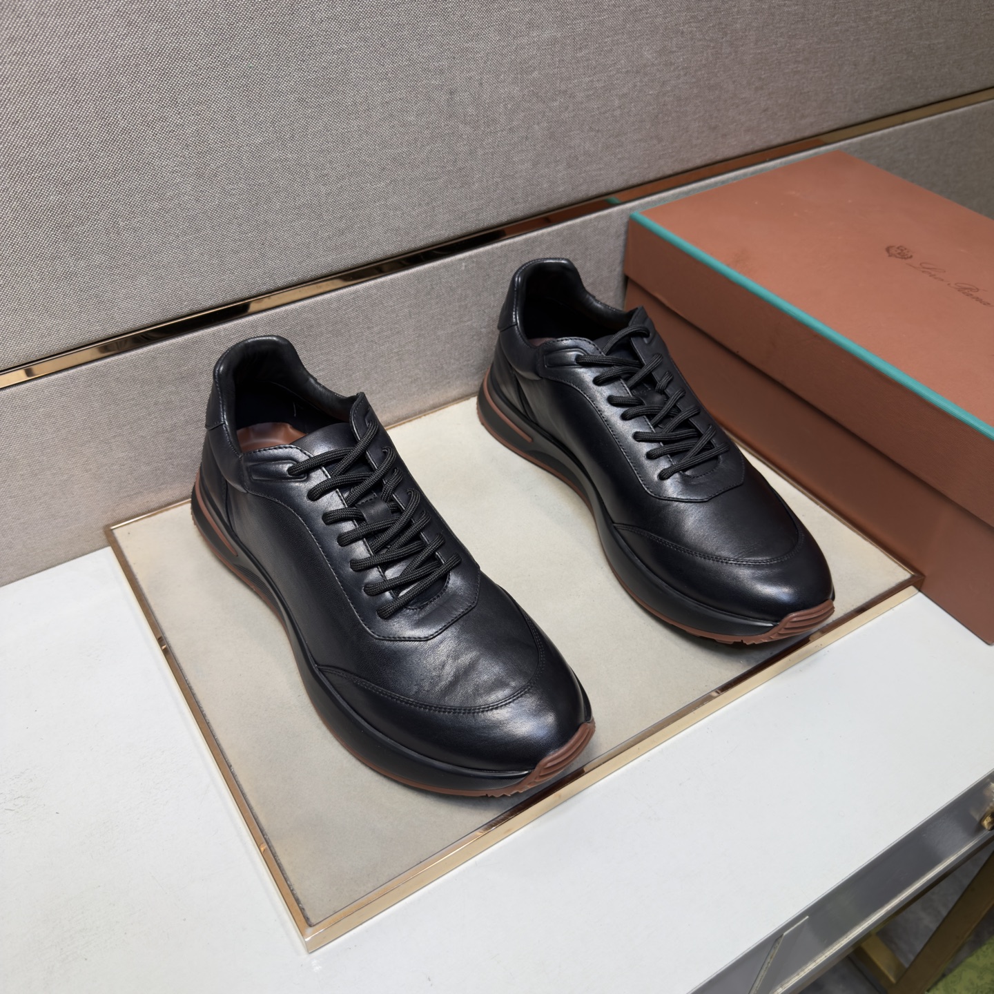 NO:898154,[LP~] Men's casual shoes 2026z cabinet simultaneous sale Sizes 39-44, 38, 45 customized # 5 colors of uppers made of cowhide stitched with cowhide lining, comfortable and breathable, original soles comfortable and wear-resistant outsole, real photos taken are better, loro piana, cowhide19860909【LP～】男士休闲鞋 2026z柜同步发售 码数39-44,38、45订做 # 5个颜色鞋面选用牛皮拼接牛皮内里,舒适透气,鞋底原版舒适耐磨大底,实物拍摄实物更赞,,loro piana,cowhide,Men's shoes