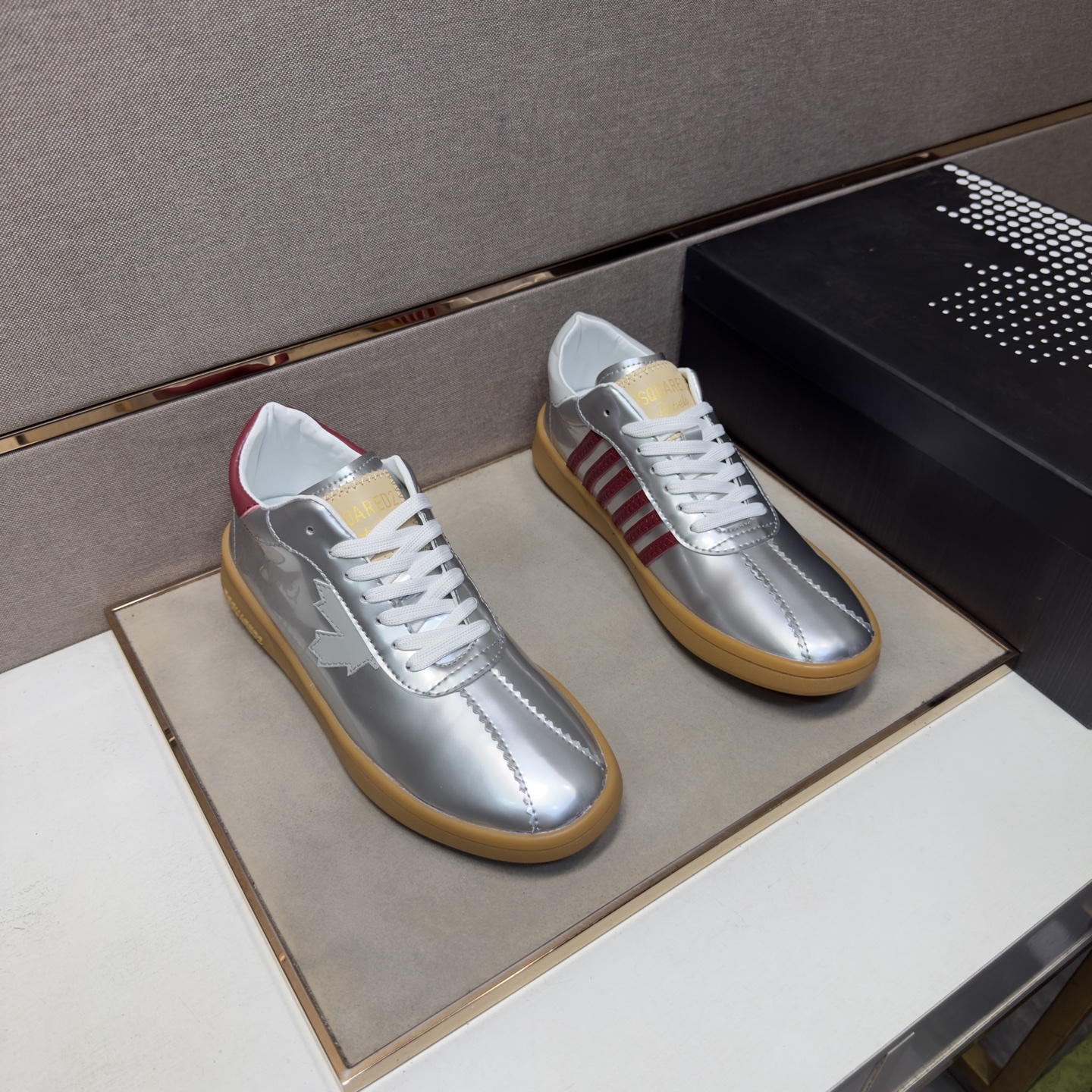 NO:887585,[D2～] Men's casual shoes 2026z cabinet sales simultaneously Size 38-44 # 3 colors The upper is made of multi-material spliced ​​genuine leather lining, which is comfortable and breathable. The original sole is comfortable and wear-resistant. The real thing is better when photographed in person.19860909【D2～】男士休闲鞋 2026z柜同步发售 码数38-44 # 3个颜色鞋面选用多材质拼接真皮内里,舒适透气,鞋底原版舒适耐磨大底,实物拍摄实物更赞,,Men's shoes