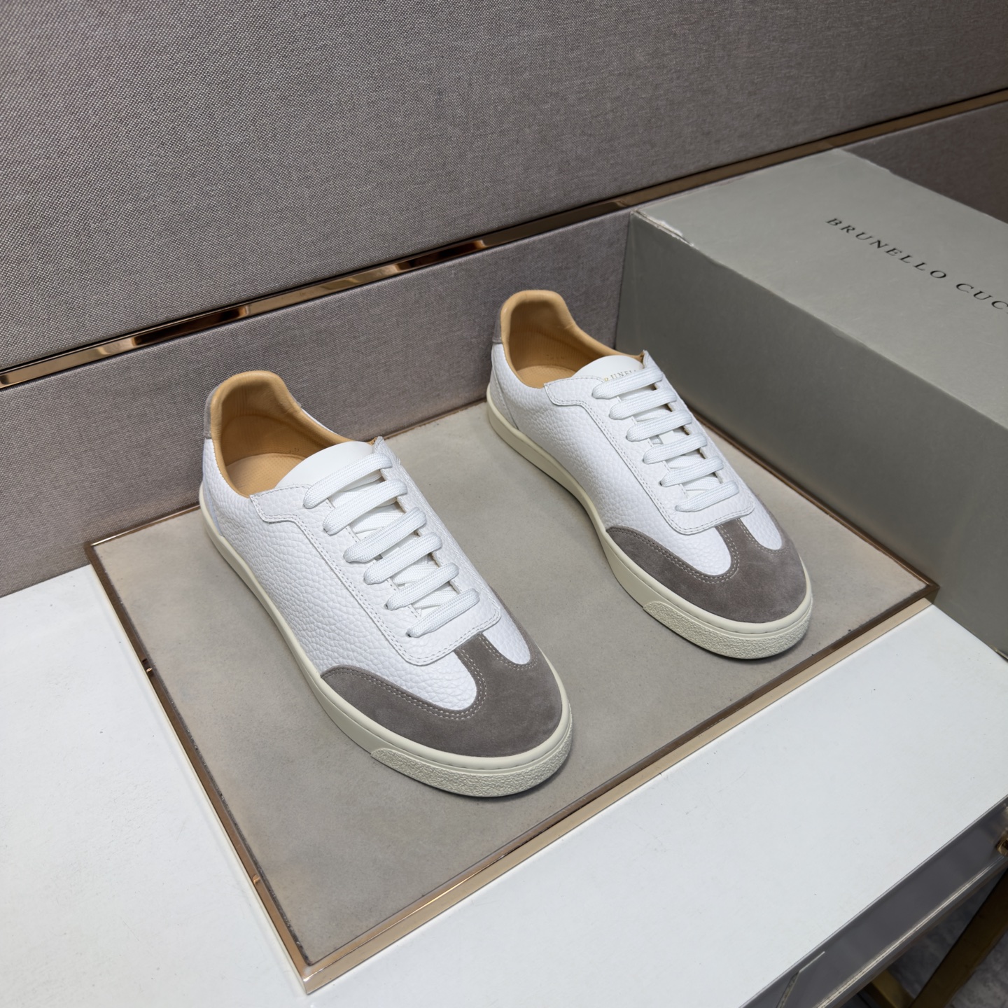 NO:887696,[BC~] Men's casual shoes 2026z cabinet simultaneous sale Size 39-44 # 2 colors The upper is made of multi-material splicing genuine leather lining, comfortable and breathable, the original sole is comfortable and wear-resistant, the real thing is better when photographed in person,19860909【BC～】男士休闲鞋 2026z柜同步发售 码数39-44 # 2个颜色鞋面选用多材质拼接真皮内里,舒适透气,鞋底原版舒适耐磨大底,实物拍摄实物更赞,,Men's shoes