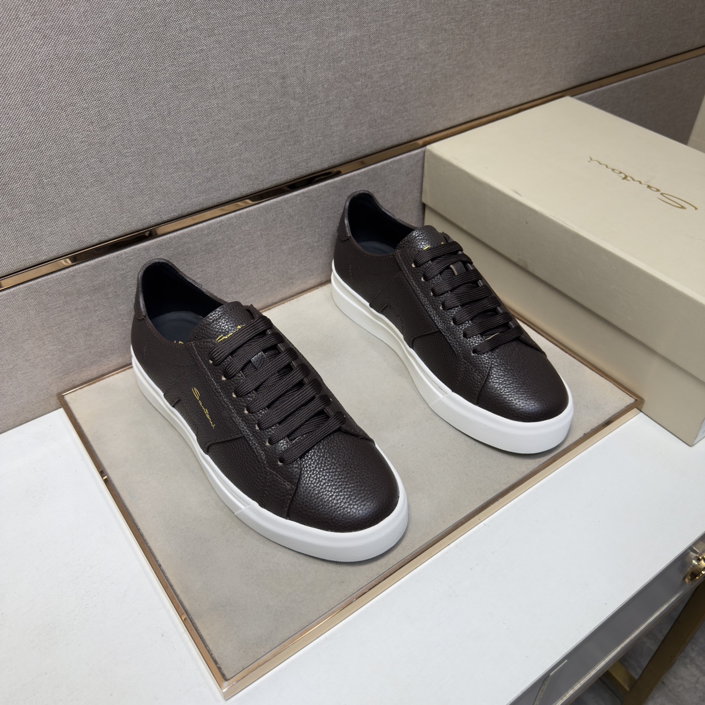 NO:888864,[Shengdongsheng~] Men's casual shoes 2026z cabinet simultaneous sale Code number: 38-44 # 4 colors, the upper is made of multi-material splicing genuine leather lining, comfortable and breathable, the original sole is comfortable and wear-resistant, the real thing is better when photographed in person,19860909【圣东圣～】男士休闲鞋 2026z柜同步发售 码数:38-44 # 4个颜色鞋面选用多材质拼接真皮内里,舒适透气,鞋底原版舒适耐磨大底,实物拍摄实物更赞,,Men's shoes