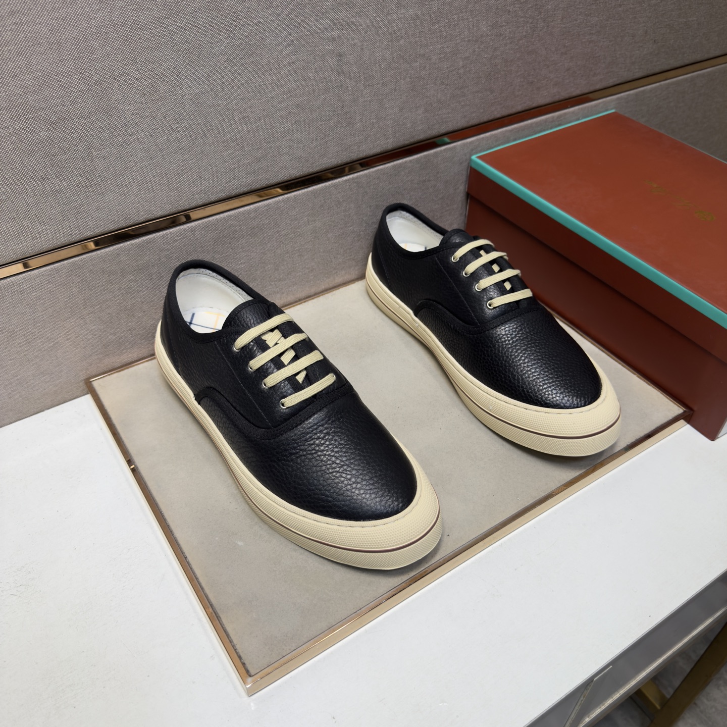 NO:956149,[LP~] Men's casual shoes 2026z cabinet sales simultaneously Size 38-44 # 6 colors The upper is made of multi-material spliced ​​mesh lining, which is comfortable and breathable. The original sole is comfortable and wear-resistant. The real thing is better when photographed in person, loro piana19860909【LP～】男士休闲鞋 2026z柜同步发售 码数38-44 # 6个颜色鞋面选用多材质拼接网布内里,舒适透气,鞋底原版舒适耐磨大底,实物拍摄实物更赞,,loro piana,Men's shoes