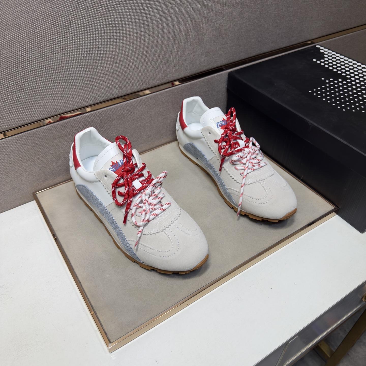 NO:956156,[D2～] Men's casual shoes 2026z cabinet sales simultaneously Size 38-44 # 7 colors The upper is made of multi-material spliced ​​genuine leather lining, which is comfortable and breathable. The original sole is comfortable and wear-resistant. The real thing is better when photographed in person.19860909【D2～】男士休闲鞋 2026z柜同步发售 码数38-44 # 7个颜色鞋面选用多材质拼接真皮内里,舒适透气,鞋底原版舒适耐磨大底,实物拍摄实物更赞,,Men's shoes