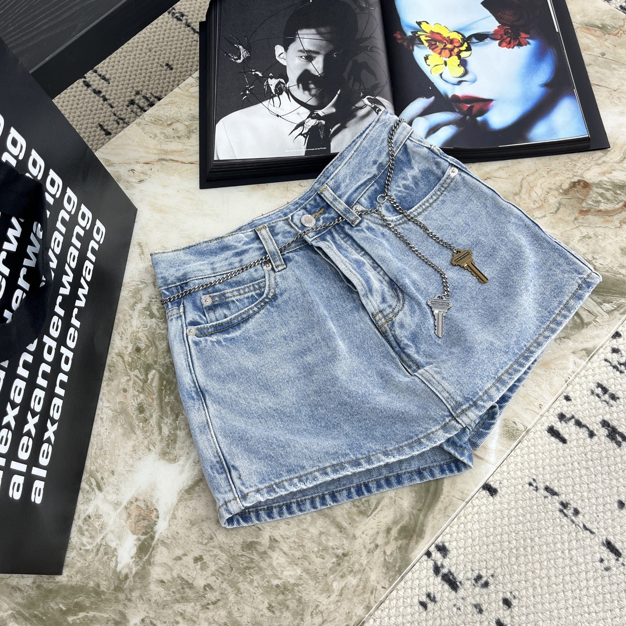 NO:426248,New summer style denim wash pants and skirts, customized mold opening keys, oiled and ink-fine treatment!  Skirts, alexander wang19860909夏季新款 牛仔洗水裤裙 配套原品质定制开模钥匙 过油过墨精细处理！ 码数,,skirts,alexander wang,Women's clothing