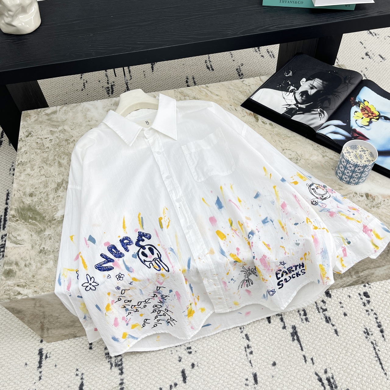 NO:452984,R13 25 spring and summer new style, fun graffiti striped shirt, same style as celebrities, fragrant, the upper body style is super good, full of slouch sml,,shirts,alexander wang19860909R13 25春夏新款 趣味涂鸦条纹衬衫 明星同款就是香 上身版型超好 松弛感满满 sml,,shirts,alexander wang,Women's clothing