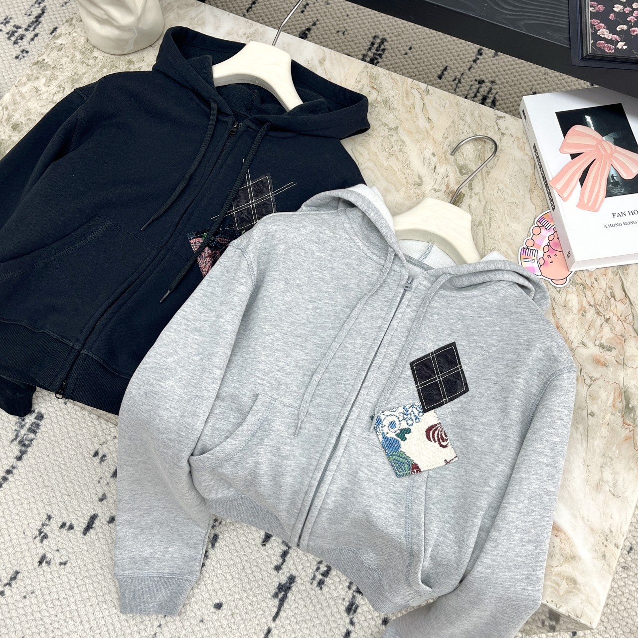 小众 25秋冬新款 菱格图案连帽卫衣 高腰短款版型 时髦休闲 两色SML