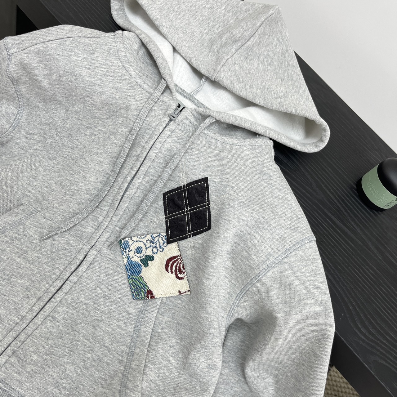 小众 25秋冬新款 菱格图案连帽卫衣 高腰短款版型 时髦休闲 两色SML