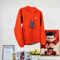 ARCTERYX GAMMA MX始祖鸟防风冲锋衣 秋冬城市通勤和户外攀岩运动,防风耐磨透气 相比于冲锋衣 上身更加舒适 ARCTERYX GAMMA MX始祖鸟防风冲锋衣 秋冬城市通勤和户外攀岩运动,防风耐磨透气 相比于冲锋衣 上身更加舒适
