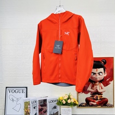 ARCTERYX GAMMA MX始祖鸟防风冲锋衣 秋冬城市通勤和户外攀岩运动,防风耐磨透气 相比于冲锋衣 上身更加舒适 ARCTERYX GAMMA MX始祖鸟防风冲锋衣 秋冬城市通勤和户外攀岩运动,防风耐磨透气 相比于冲锋衣 上身更加舒适