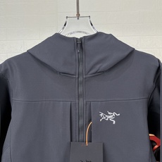 ARCTERYX GAMMA MX始祖鸟防风冲锋衣 秋冬城市通勤和户外攀岩运动,防风耐磨透气 相比于冲锋衣 上身更加舒适 ARCTERYX GAMMA MX始祖鸟防风冲锋衣 秋冬城市通勤和户外攀岩运动,防风耐磨透气 相比于冲锋衣 上身更加舒适