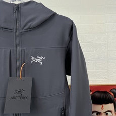ARCTERYX GAMMA MX始祖鸟防风冲锋衣 秋冬城市通勤和户外攀岩运动,防风耐磨透气 相比于冲锋衣 上身更加舒适 ARCTERYX GAMMA MX始祖鸟防风冲锋衣 秋冬城市通勤和户外攀岩运动,防风耐磨透气 相比于冲锋衣 上身更加舒适