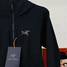 ARCTERYX GAMMA MX始祖鸟防风冲锋衣 秋冬城市通勤和户外攀岩运动,防风耐磨透气 相比于冲锋衣 上身更加舒适 ARCTERYX GAMMA MX始祖鸟防风冲锋衣 秋冬城市通勤和户外攀岩运动,防风耐磨透气 相比于冲锋衣 上身更加舒适