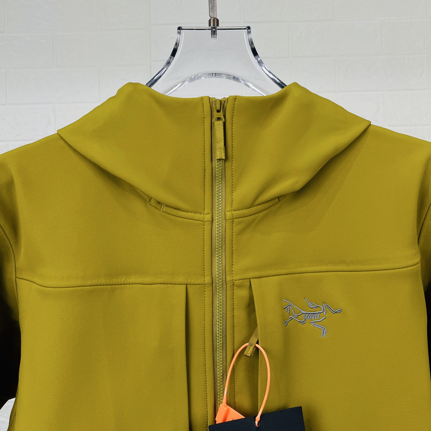 ARCTERYX GAMMA MX始祖鸟防风冲锋衣 秋冬城市通勤和户外攀岩运动，防风耐磨透气 相比于冲锋衣 上身更加舒适