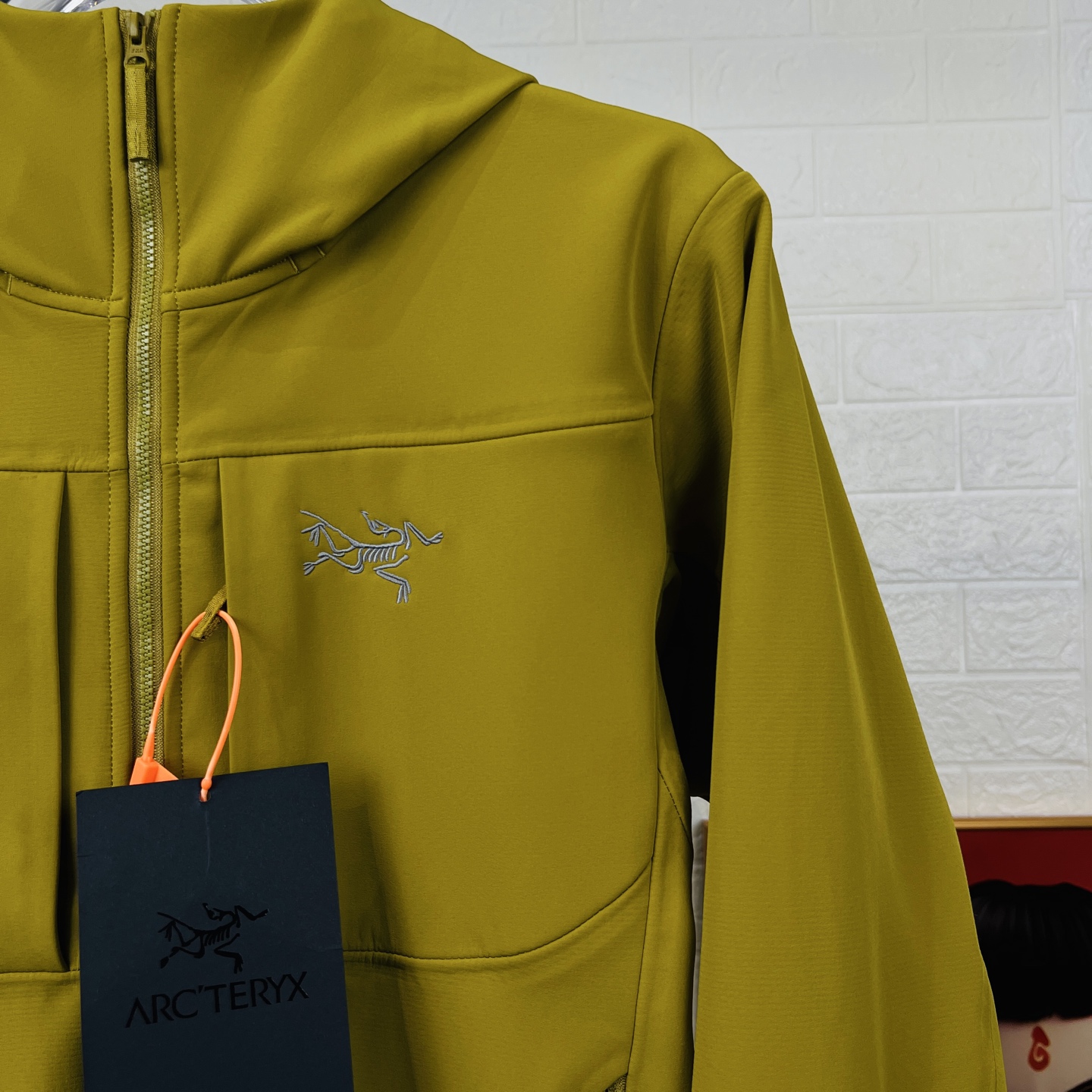 ARCTERYX GAMMA MX始祖鸟防风冲锋衣 秋冬城市通勤和户外攀岩运动，防风耐磨透气 相比于冲锋衣 上身更加舒适