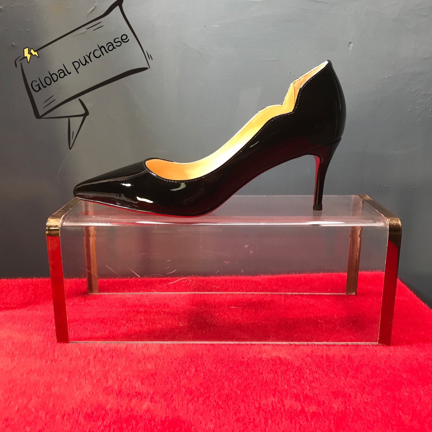 NO:604778,High-end customized fan classic series!  H7Cm, size 35-42. Genuine leather outsole, customized model, non-refundable and non-exchangeable - 013. Scalloped black leather, apricot sheepskin lining. Official website synchronized with standard European code Reference:-002 Color: black Material: patent Lining: goat leather Heel heigh: 7Cm Sole: leather sole Size: EUR 34-42 (US 4-11):,,christian  louboutin,sheepskin,leather soles19860909高端订制 扇面精典款系列！ H7Cm,尺码35-42码.真皮大底,订制款不退不换-013.扇面黑柒皮,杏羊皮里.官网同步 标准欧码 Reference:-002 Color:black Material:patent Lining:goat leather Heel heigh:7Cm Sole:leather sole Size:EUR 34－42（US 4一11) :,,christian louboutin,sheepskin,Leather soles,Women's Shoes