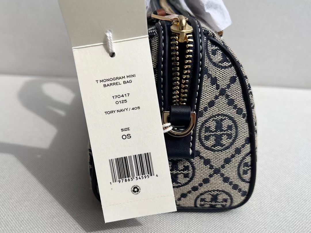 Tory Burch TB新款T MONOGRAM 老花迷你酒桶包波士顿枕头包 T Monogram 图案提花织物