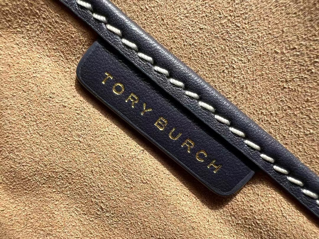 Tory Burch TB新款T MONOGRAM 老花迷你酒桶包波士顿枕头包 T Monogram 图案提花织物