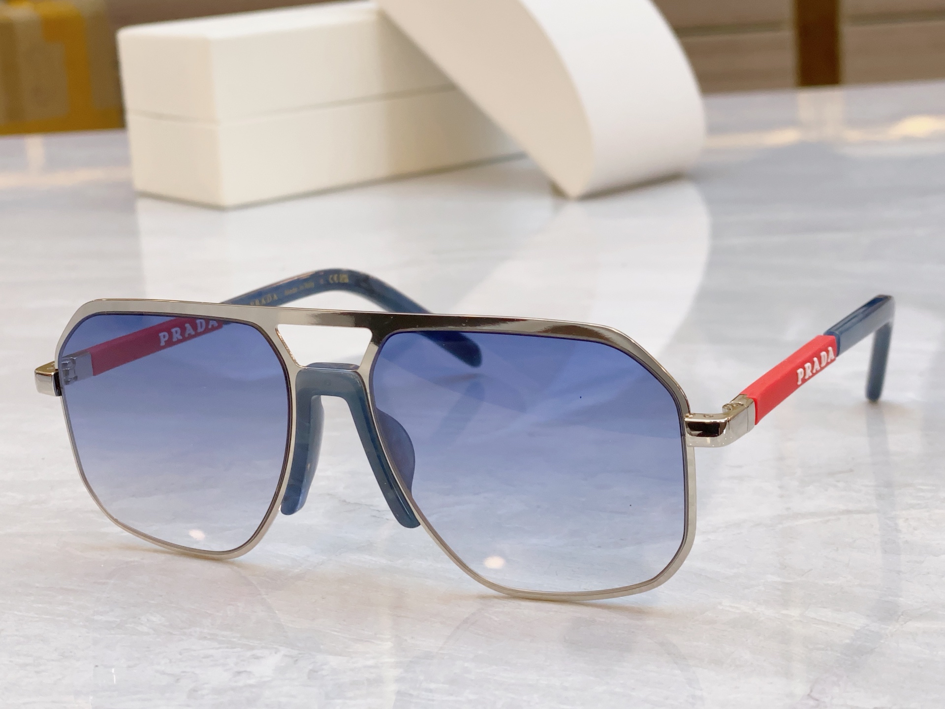 ，【PRAD*】普拉*达新款太阳镜，
MODEL：PR 179VS，SIZE：57口17-145


