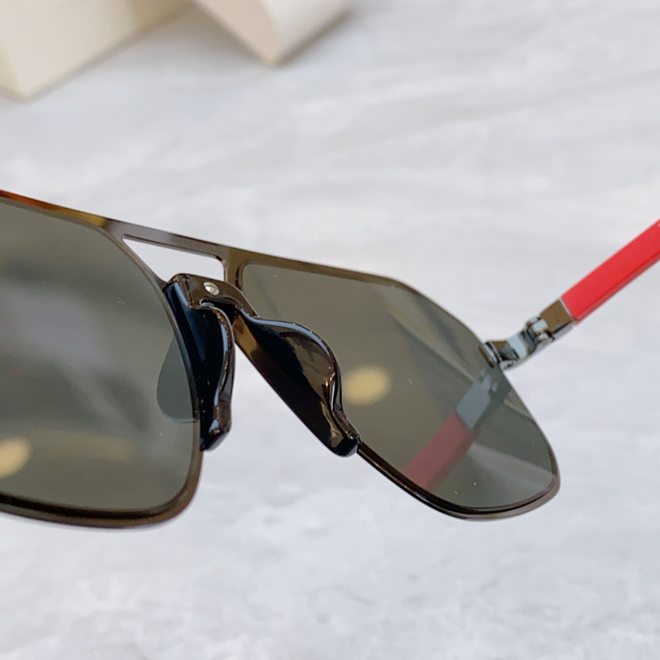 ，【PRAD*】普拉*达新款太阳镜，
MODEL：PR 179VS，SIZE：57口17-145



