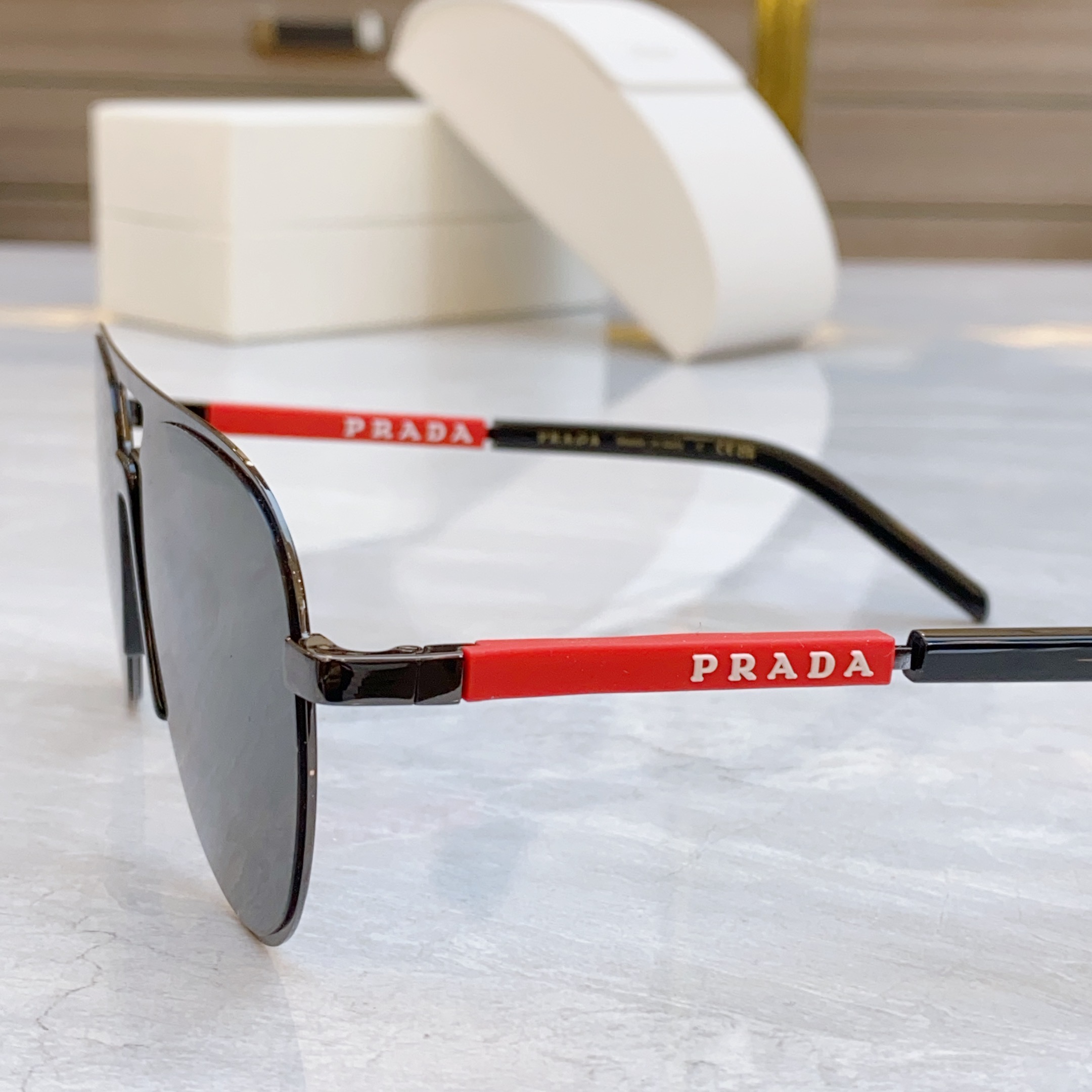 ，【PRAD*】普拉*达新款太阳镜，
MODEL：PS 51XS，SIZE：58口17-145




