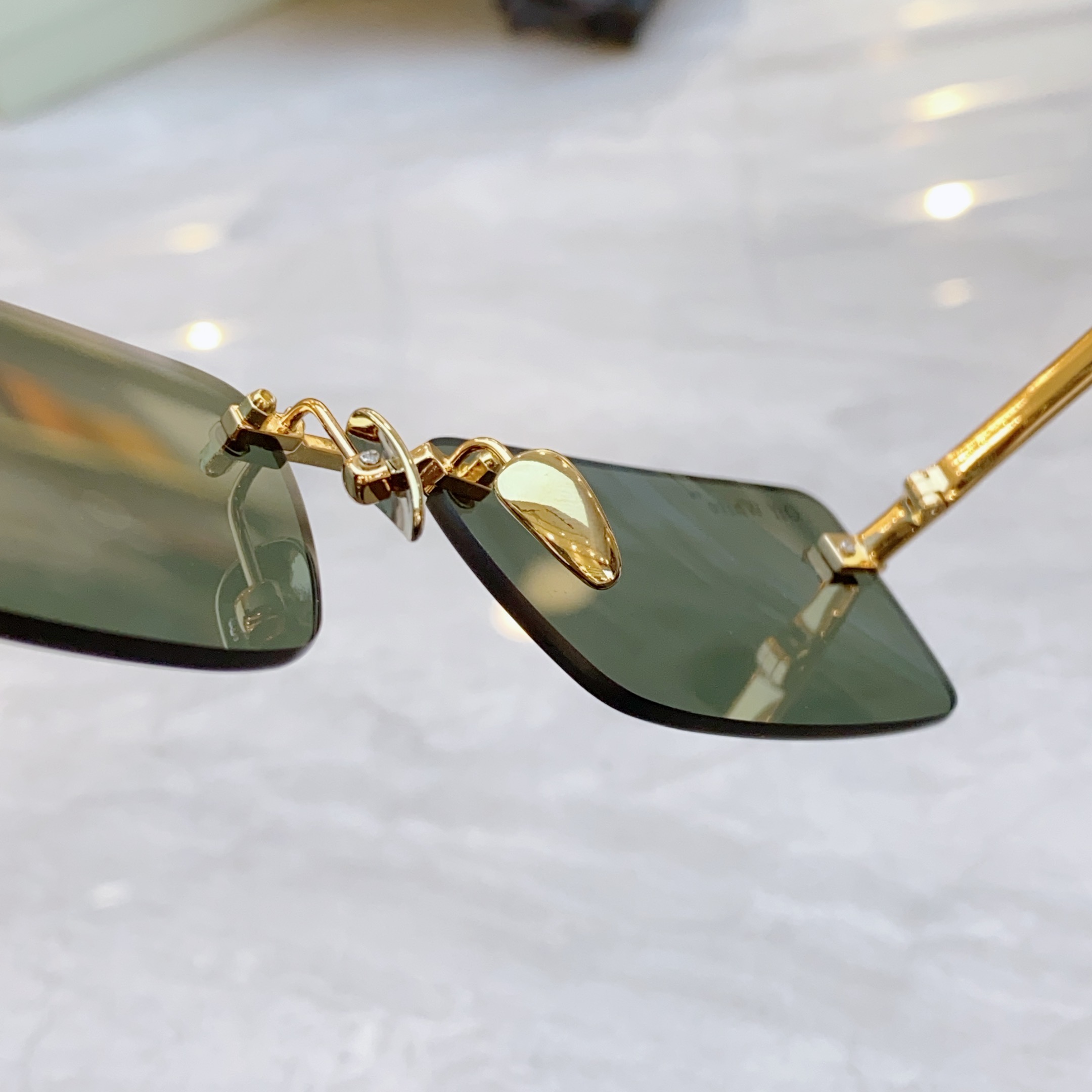 ，【OFF WHIT*】新款太阳镜🕶️，MODELOER1096，SIZE 63口18-145



