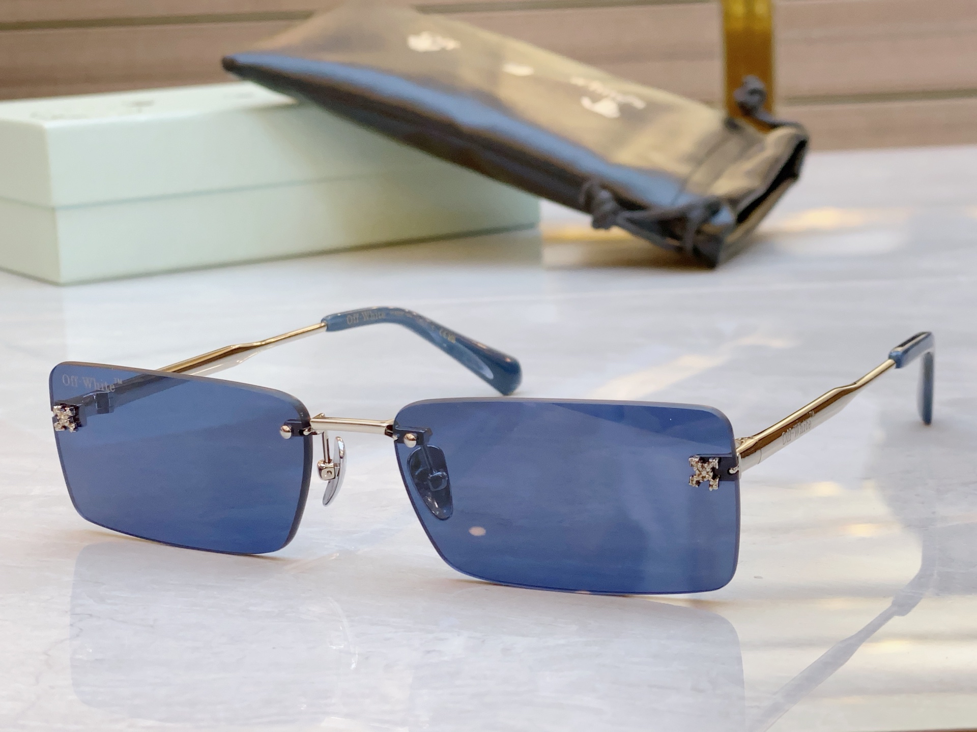 ，【OFF WHIT*】新款太阳镜🕶️，MODELOER1096，SIZE 63口18-145



