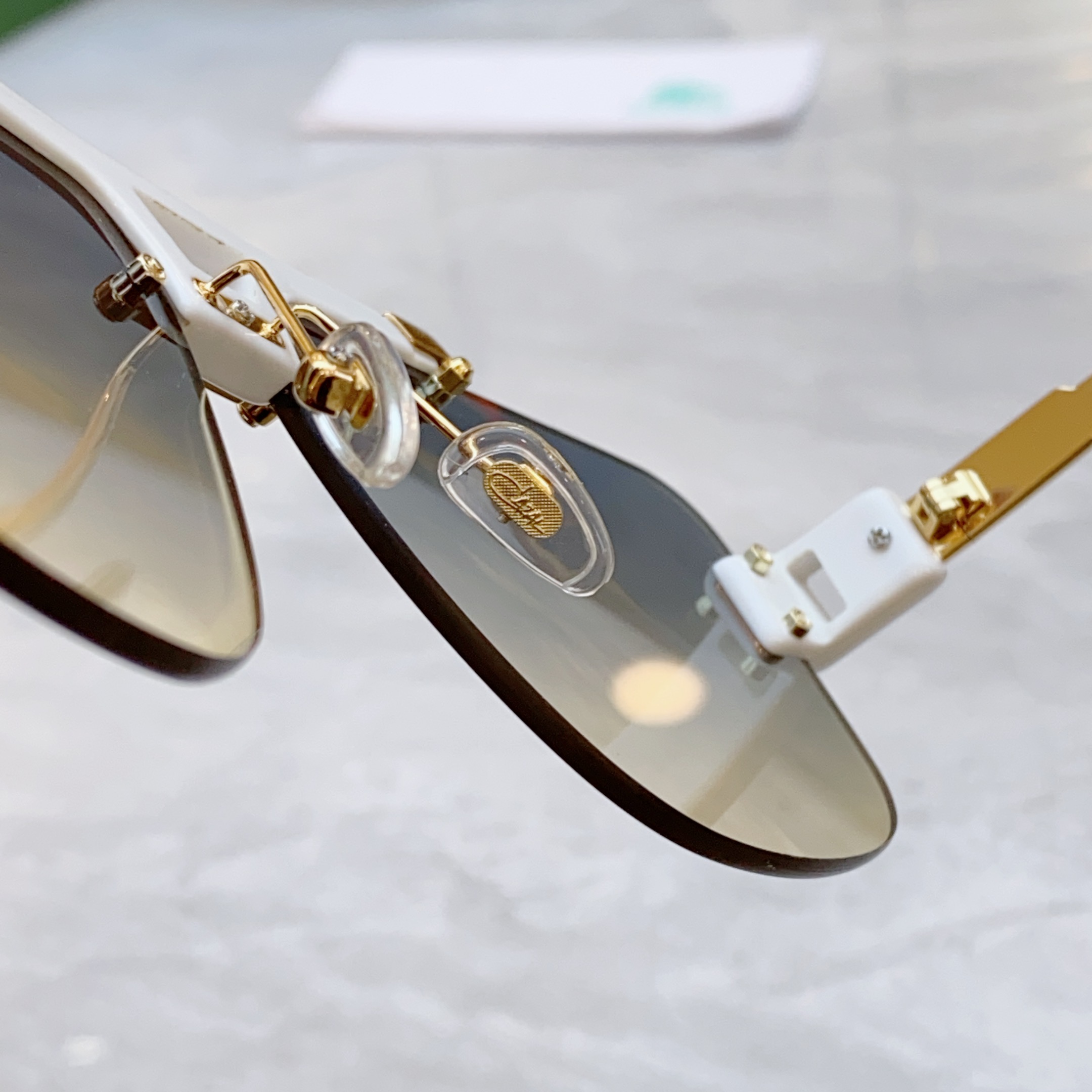  ，【CAZA*】卡加*尔新款太阳镜🕶️，MODEL：MOD.887，SIZE：62口12-135


